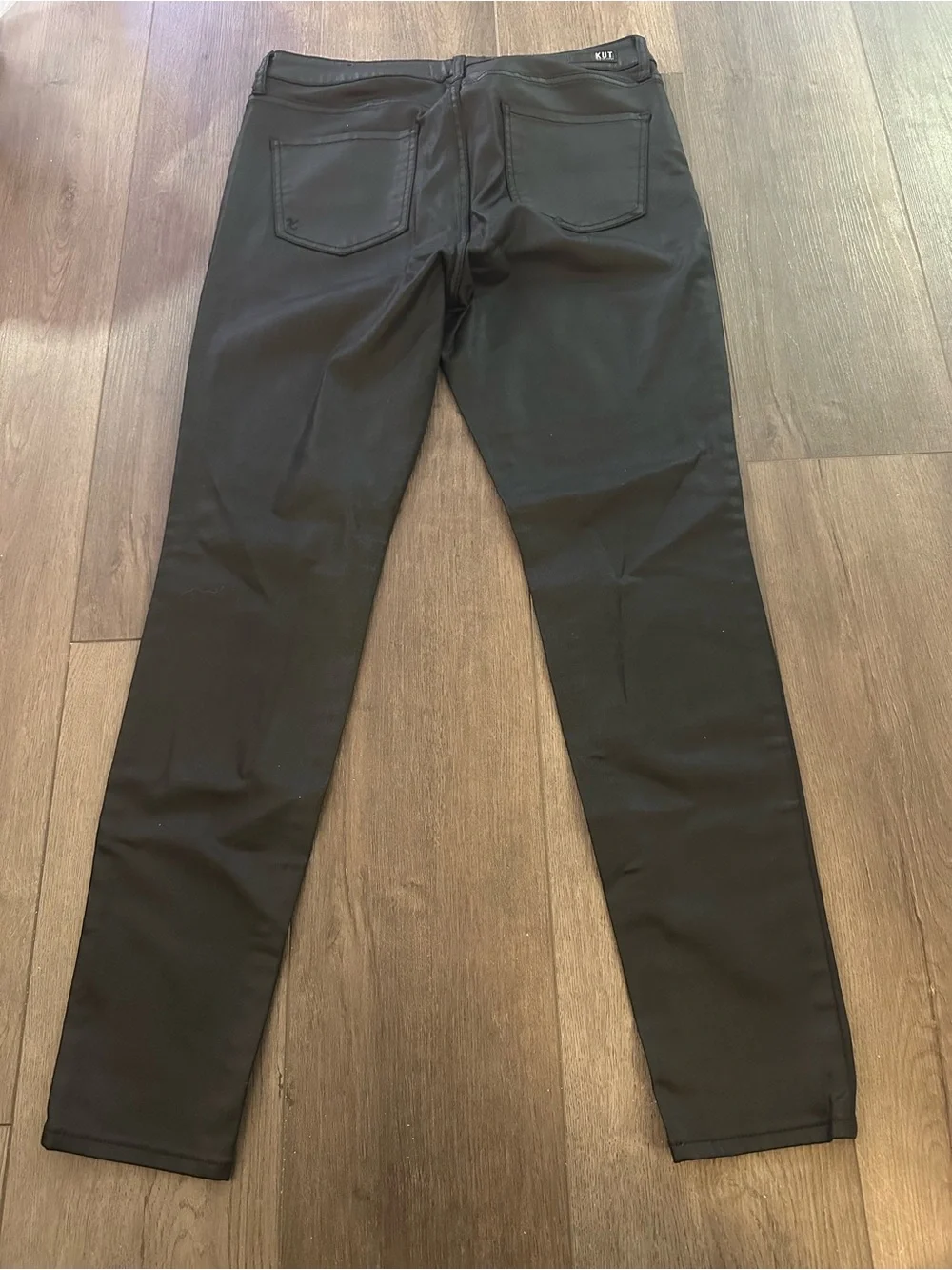 Kut from the Kloth Vegan Leather Skinny/Straight Jeans in a Size 12